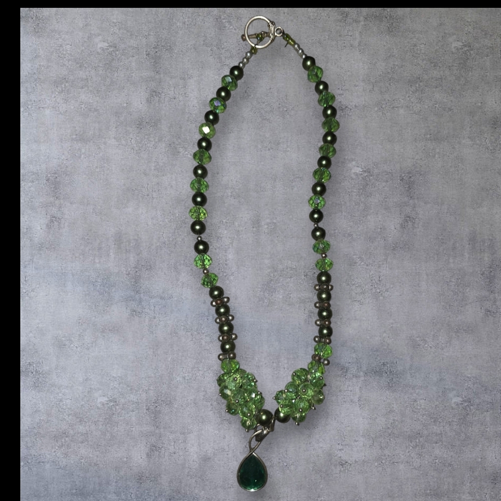 Natural freshwater pearl with green teardrop crystal necklace